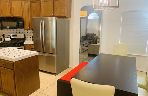Round Rock House | Relaxing Escape in Austin: Big House, King Bed & Greenbelt