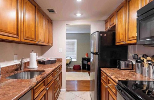 Long Reach House | Serene 3-Level Townhome in Columbia with Family Amenities