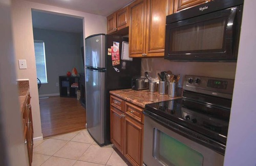 Long Reach House | Serene 3-Level Townhome in Columbia with Family Amenities