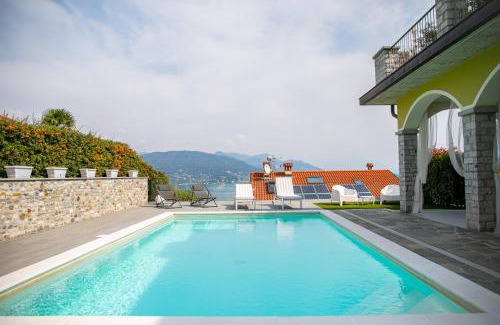 Carciano Apartment | Relax House Baveno: Pet-Friendly Oceanfront Oasis