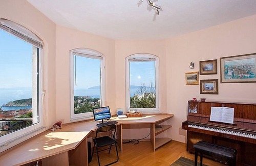 Moca House | Top-Rated Relax House Biljana with Pool & Ocean Views