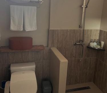 Gyeongju House | Guest Rated Relax House with Hot Tub for Family Fun