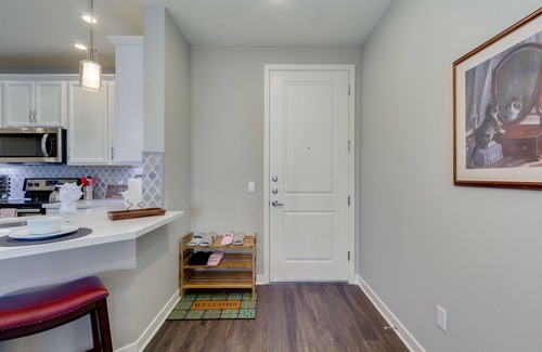 Silk Stocking Neighborhood Condo | Stylish 2 Bedroom Condo at The Cays Ocotillo with Pool