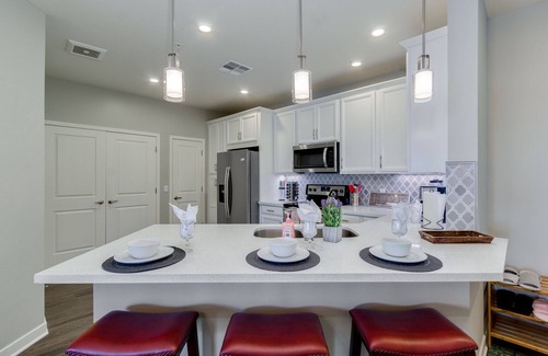 Silk Stocking Neighborhood Condo | Stylish 2 Bedroom Condo at The Cays Ocotillo with Pool