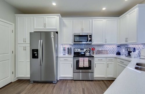 Silk Stocking Neighborhood Condo | Stylish 2 Bedroom Condo at The Cays Ocotillo with Pool