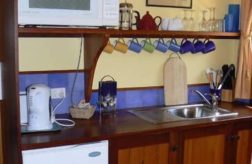 Wooragee House | Tranquil Retreat Near Beechworth with Family-Friendly Amenities