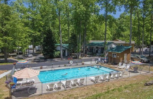 Gatlinburg - Pigeon Forge House | Cozy Mountain Cabin Retreat in Gatlinburg, Rated 9.4/10