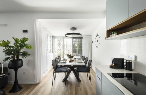 Haifa Apartment | Escape to a Relaxing Rural Retreat with Garden Amenities