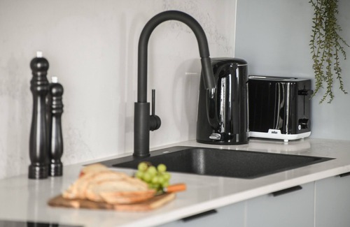 Haifa Apartment | Escape to a Relaxing Rural Retreat with Garden Amenities