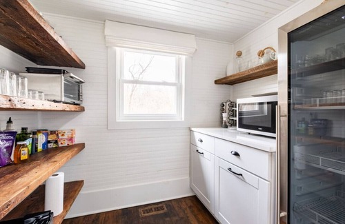 Hurdle Mills House | Idyllic 3-Bedroom Farmhouse Retreat on 22 Acres