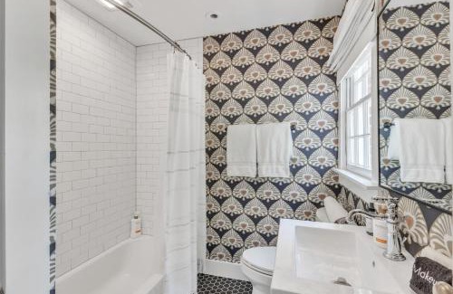 Hurdle Mills House | Experience Comfort in a Renovated 4-Star Hotel