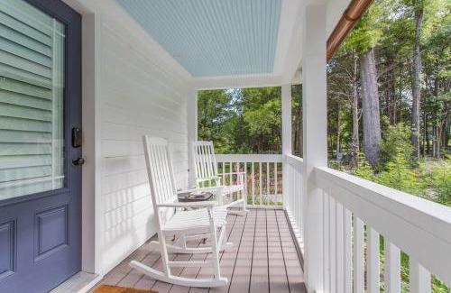 Hurdle Mills House | Experience Comfort in a Renovated 4-Star Hotel