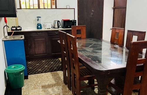 Kathaluwa House | Relax in Comfort Near Top Attractions Family & Friendly, Free Parking, Free WIFI