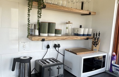 Fish Hoek Cabin | Relax in a Beautiful Mountainside Cabin Near the Beach
