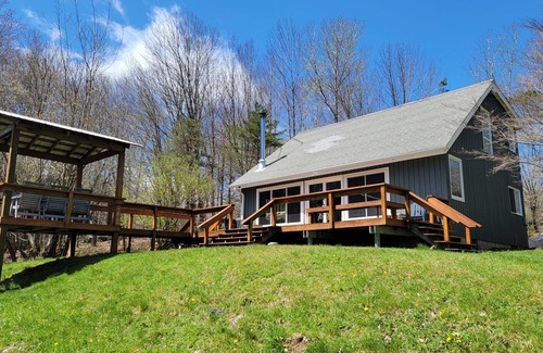 Fleischmanns Cabin | Discover Tranquil Retreats in Secluded Woods & Mountains