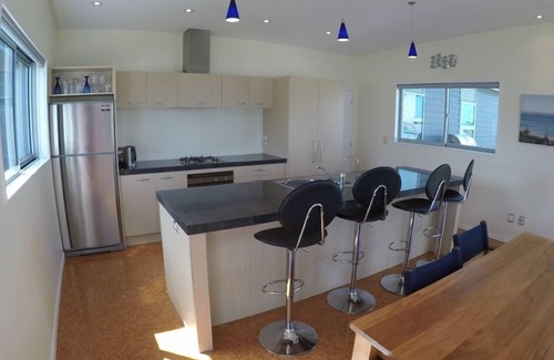 Rangiputa House | Relax in Rangiputa: Oceanfront Haven with Pool Access
