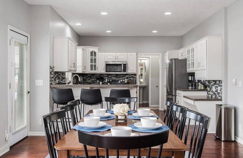 Jefferson House | Unforgettable 5BR Oasis with Game Room & Hot Tub Access