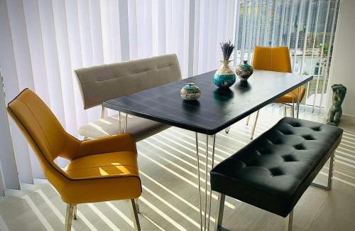 Holywell House | Experience Relaxation at Holywell Beach Home with Pets Welcome