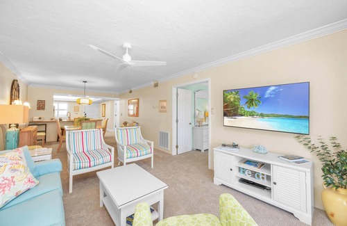 Sanibel Condo | Exquisite Condo with Ocean Views at Pointe Santo!