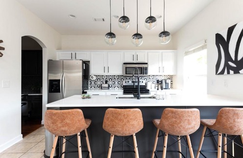 Hurwood Heights House | Indulge in Comfort Near the Heart of Music City