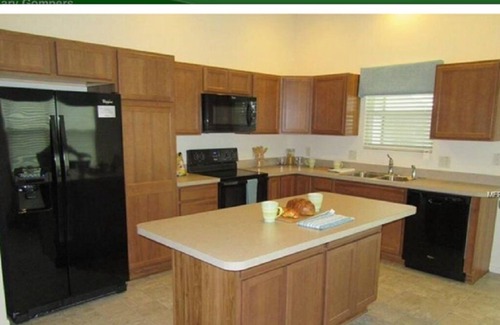 Fruitland Park House | Unwind at The Village of Pine Hills with Pool & Spa
