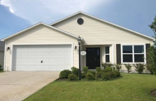 Fruitland Park House | Unwind at The Village of Pine Hills with Pool & Spa