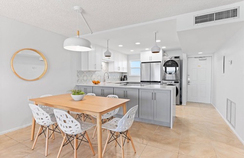 Satellite Beach Condo | Ocean View Penthouse with Spa & Pool - Guest Rated 10/10