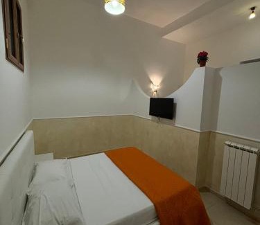 Naples Bed & Breakfast | Relax in a Cozy Suite with Hot Tub & Breakfast Included