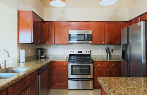 Horizons West House | Unwind in Sunny Arizona with Heated Pool and Scenic Views