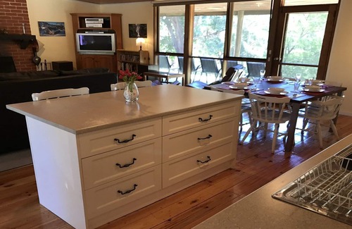 Taylor Bay House | Unwind in Taylor Bay at Lake Eildon with Top Amenities
