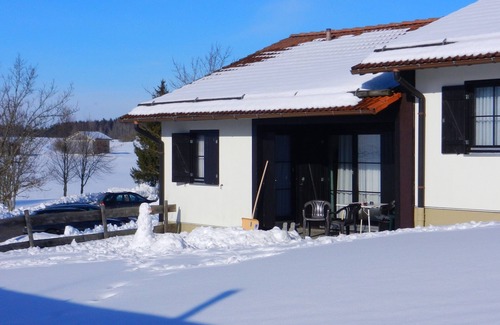 Lechbruck House | Family-Friendly Corner House Near Playground and Pool