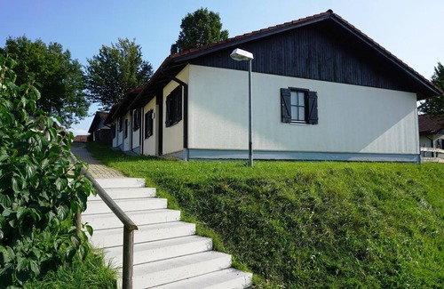 Lechbruck House | Family-Friendly Corner House Near Playground and Pool