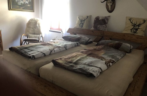 Tettnang Apartment | Unwind in a Cozy Dream Room with Breakfast Included