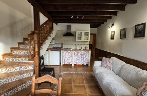 Cicera Apartment | Escape to Nature with Family-Friendly Amenities