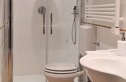 Alghero City Centre Apartment | Historic Center Retreat with Oceanfront Views & Breakfast