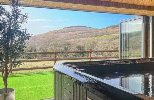 Neath Cottage | Exceptional 3 Bedroom Retreat in Crynant, Near Neath