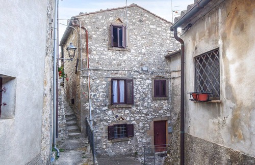 Semproniano House | Discover Tranquility in Semproniano Village Getaway