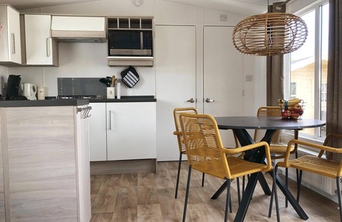 Sint Maarten House | Cozy Chalet Retreat Near Kop van Noord-Holland's Wonders