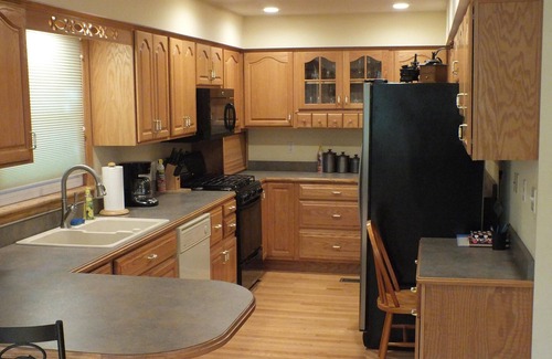 Peebles House | Enchanting Private Home with 8 Acres, Pet-Friendly Amenities