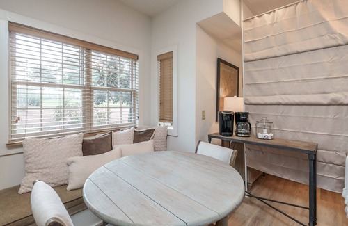 Lake Oconee Apartment | Unwind with Golf Course Views and Premium Spa Amenities
