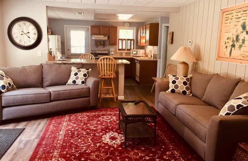 King House | Unwind in Waupaca: Guest Rated 9.8 with Pet-Friendly Stay