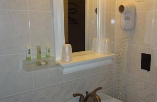 Big Flats Airport Hotel | Budget-Friendly Relax Inn Elmira with Breakfast Included