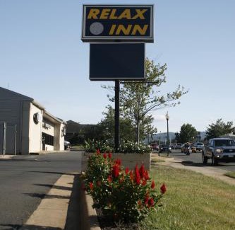 Front Royal Hotel | Budget-Friendly Relax Inn with Family Amenities in Front Royal