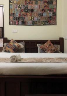 Amar Sagar Pol Hotel | Magico Home Stay: Family-Friendly with Breakfast Included