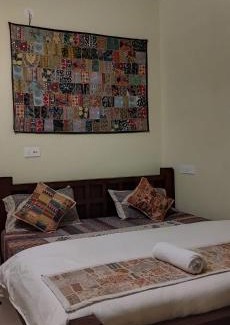 Amar Sagar Pol Hotel | Magico Home Stay: Family-Friendly with Breakfast Included