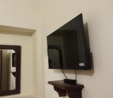 Amar Sagar Pol Hotel | Magico Home Stay: Family-Friendly with Breakfast Included