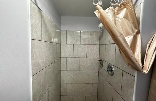 Saginaw Hotel | Comfortable Stay at Relax Inn - Saginaw with Free Breakfast