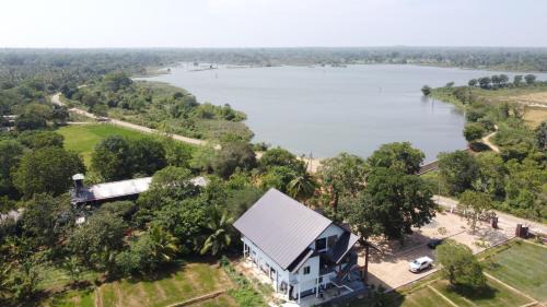Kataragama Hotel | Serene Lake View Resort: 5-Star Stay with Pet-Friendly Options