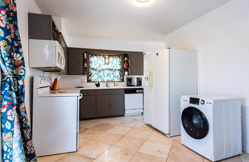 New Albany House | Pet-Friendly Retreat Minutes from Louisville with Fenced Yard