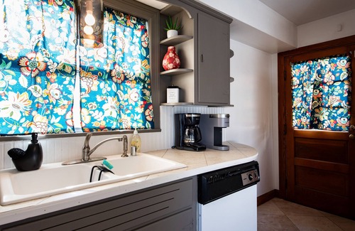 New Albany House | Pet-Friendly Retreat Minutes from Louisville with Fenced Yard